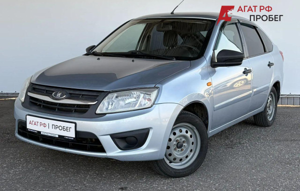 LADA Granta лифтбек 2016 года с пробегом 137 068 км, фото 1
